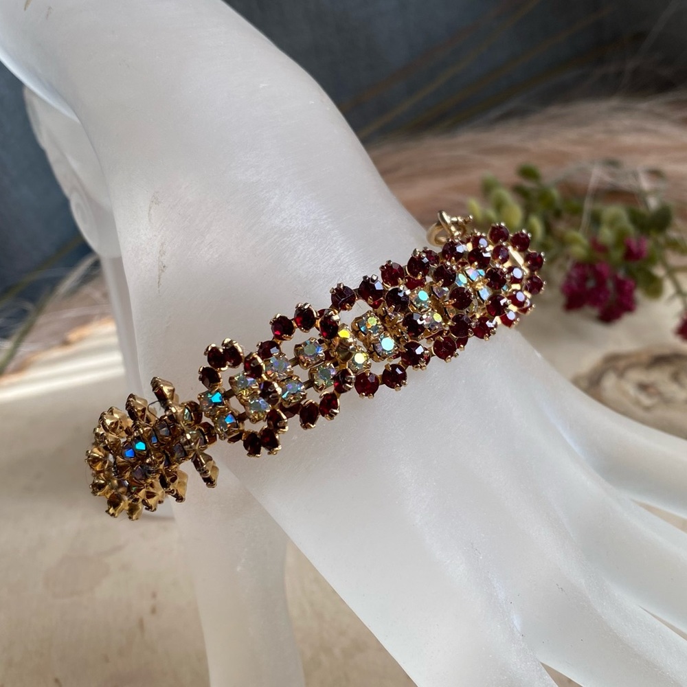 Vintage- Juliana for Kramer- Articulated Siam & A/B Push Clasp Bracelet